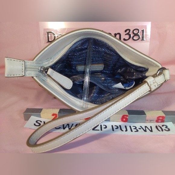 Simply Vera Wang Wristlet Purse - Picture 7 of 10